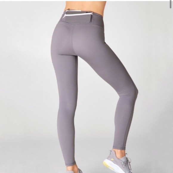Fabletics Trinity High Waisted Buttery
Soft Pocket Leggings XXS - Picture 2 of 5
